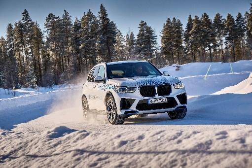 BMW iX5 Hydrogen氢燃料电池车在北极圈进行极寒测试