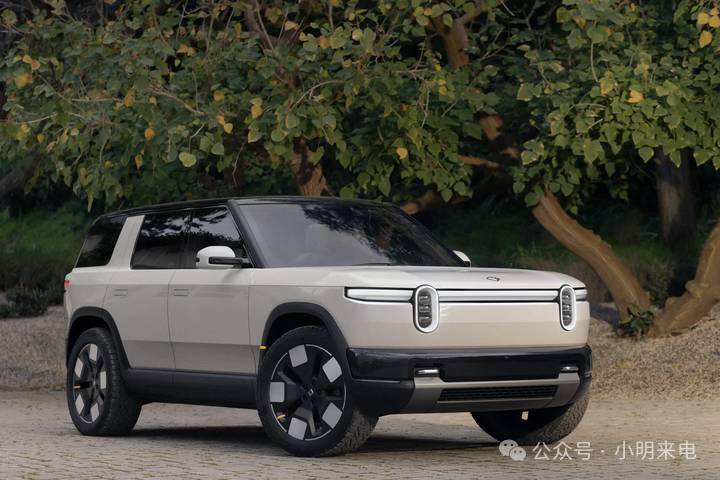 Rivian发布R2电动SUV，搭载4695圆柱电芯