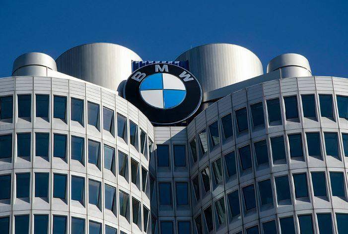 宝马推全新 BMW iDrive，全新纯电 SUV 车型 iX 讲解：还将提供辅助驾驶服务