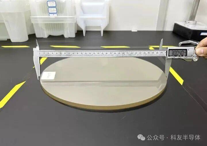 科友半导体成功制备12英寸半绝缘碳化硅单晶,实现关键突破!