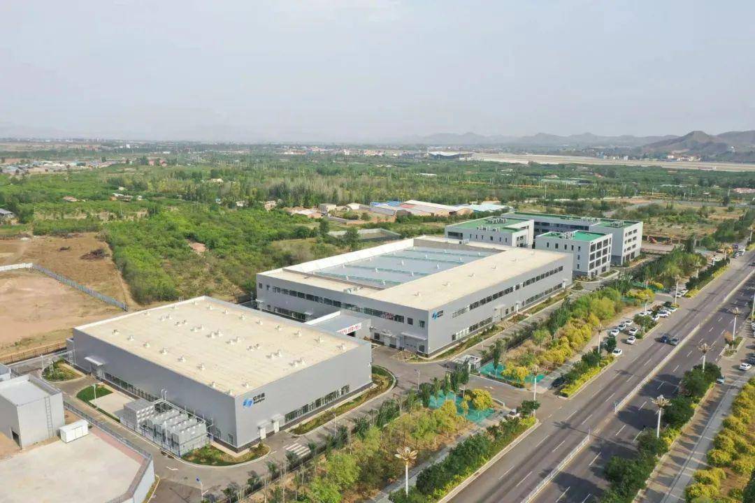 2万吨绿氢！亿华通与新疆伊宁签署光伏绿电制氢源网荷储一体化项目协议