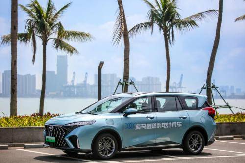 搭载丰田电堆的海马氢燃料电池汽车下线