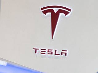 特斯拉今年资本支出将超百亿美元,马斯克重回全球首富