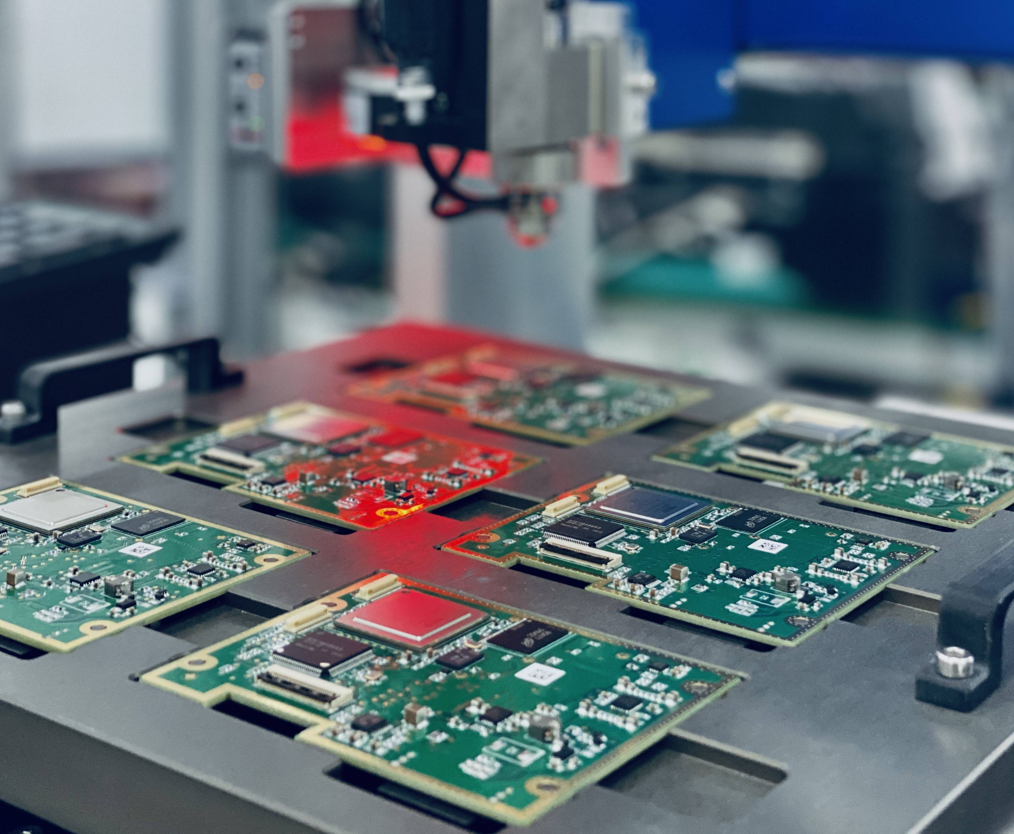 知行科技L2级自动驾驶智能摄像头生产线