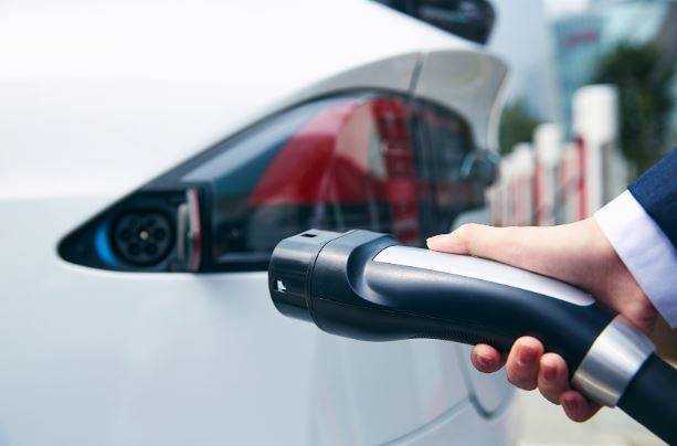 最快 15 分钟完成充电，北京实现高速公路服务区超充全覆盖