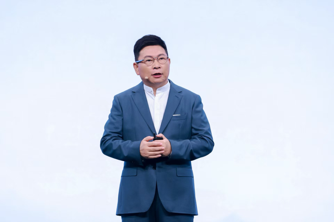 华为DriveONE全新中文品牌“华为智擎”正式发布，持续引领新能源汽车电动化升级