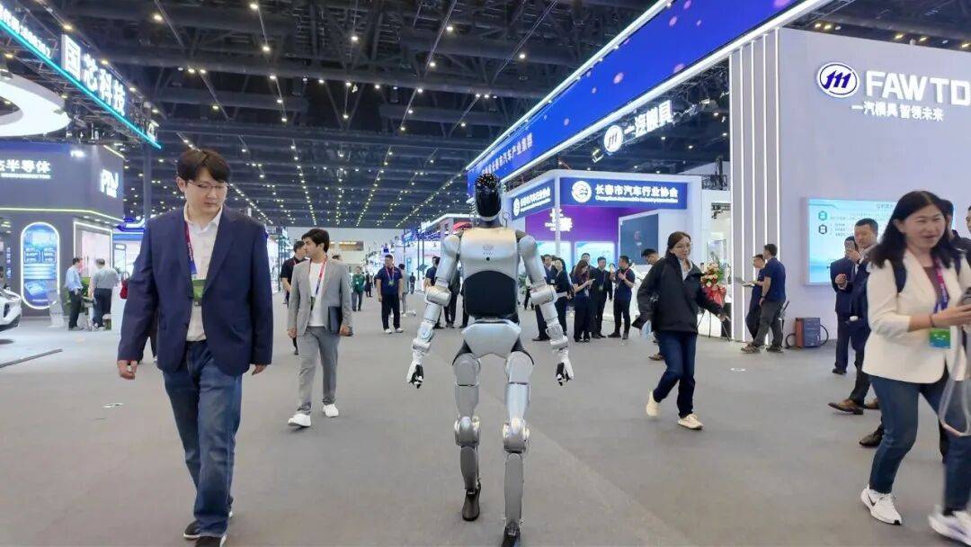 逛完北京车展，我发现这几家汽车产业链企业入局机器人关节模组...