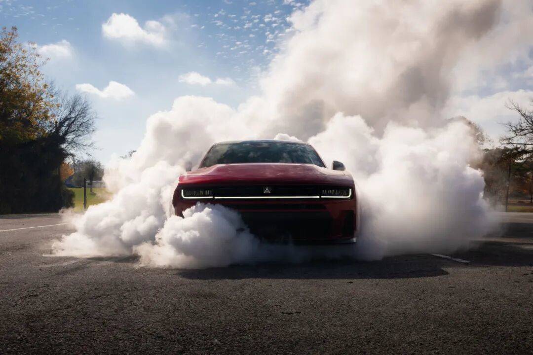 2026 Dodge Charger SIXPACK - 2026 NA Car of the Year®_DG026_126CH.jpg